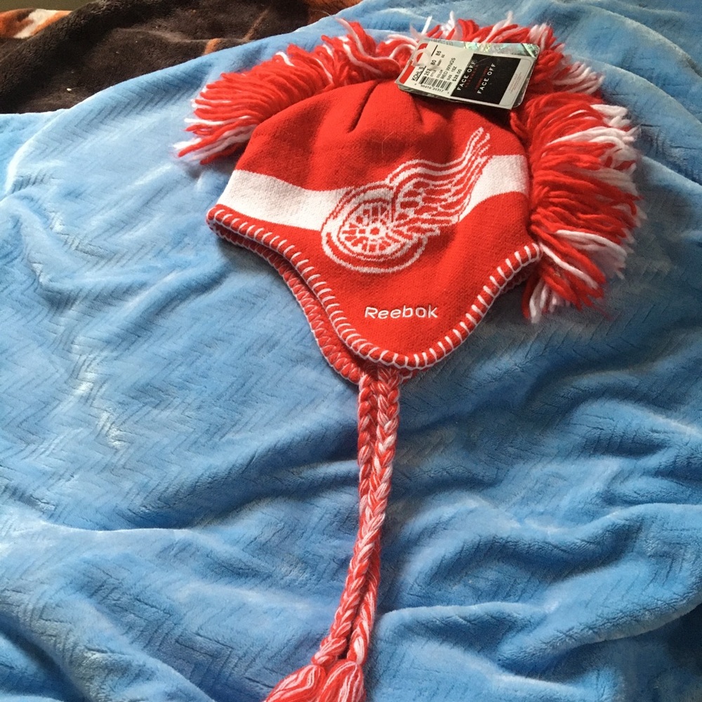 NEW BOYS NHL Detroit Redwings Face Off winter hat